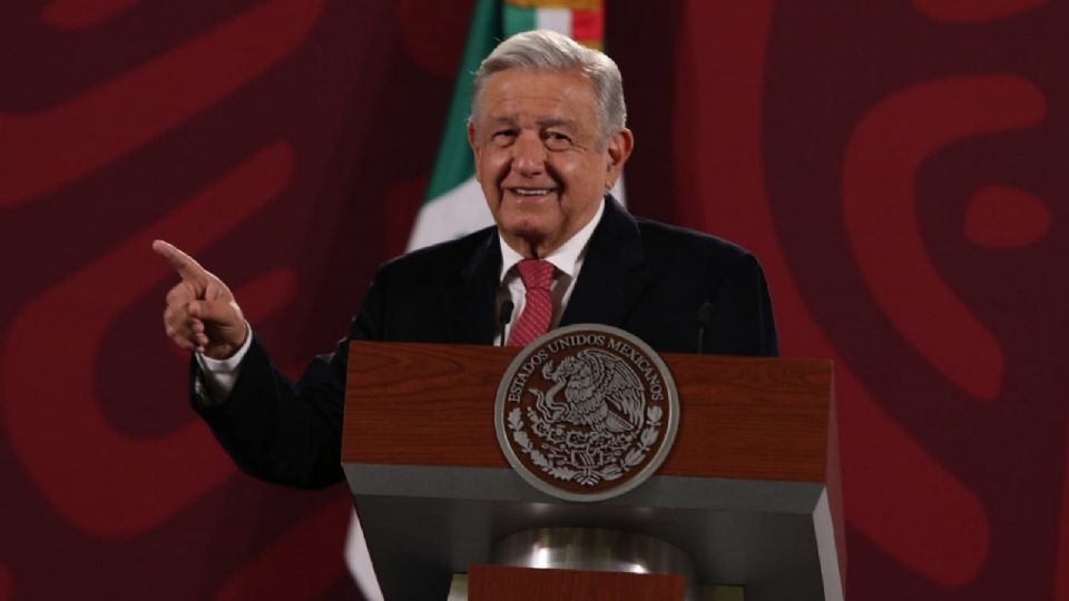 (VIDEO) 'Mañanera': Con canción de Chico Ché, AMLO confirma ciberataque a Sedena y que está enfermo