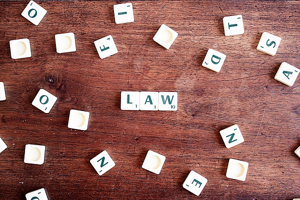 commercial litigation lawyer 
