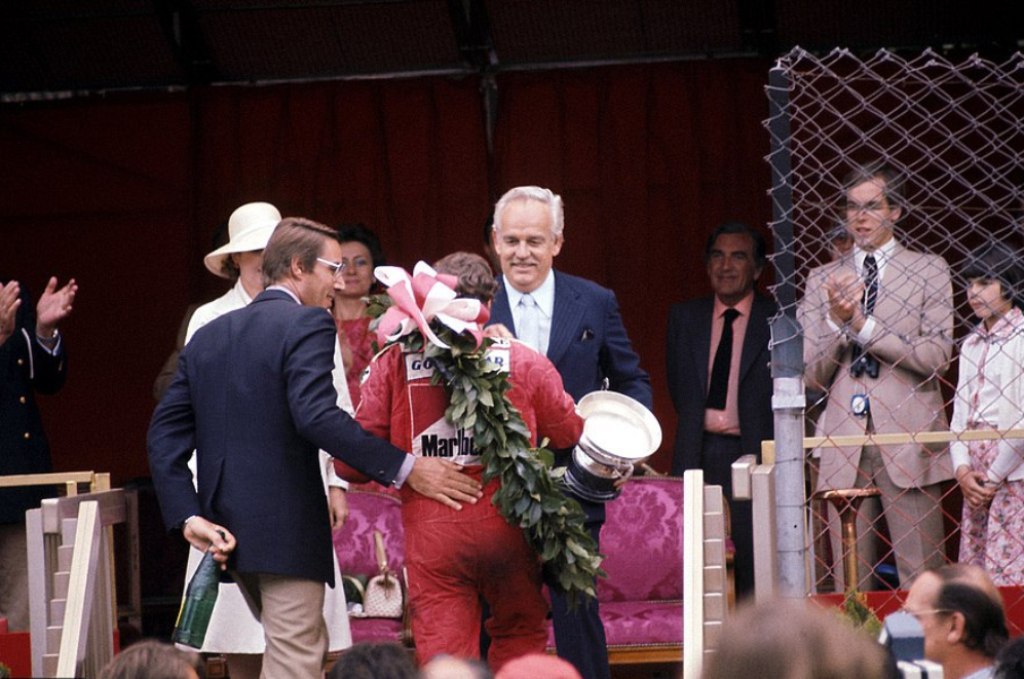 1976 мон подиум