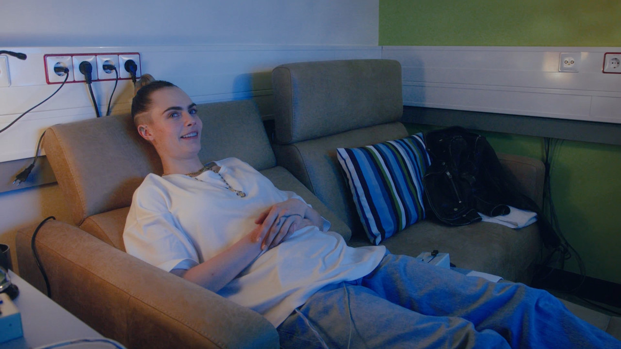 Planet Sex with Cara Delevingne_20230130_23250010.ts_snapshot_22.28.013