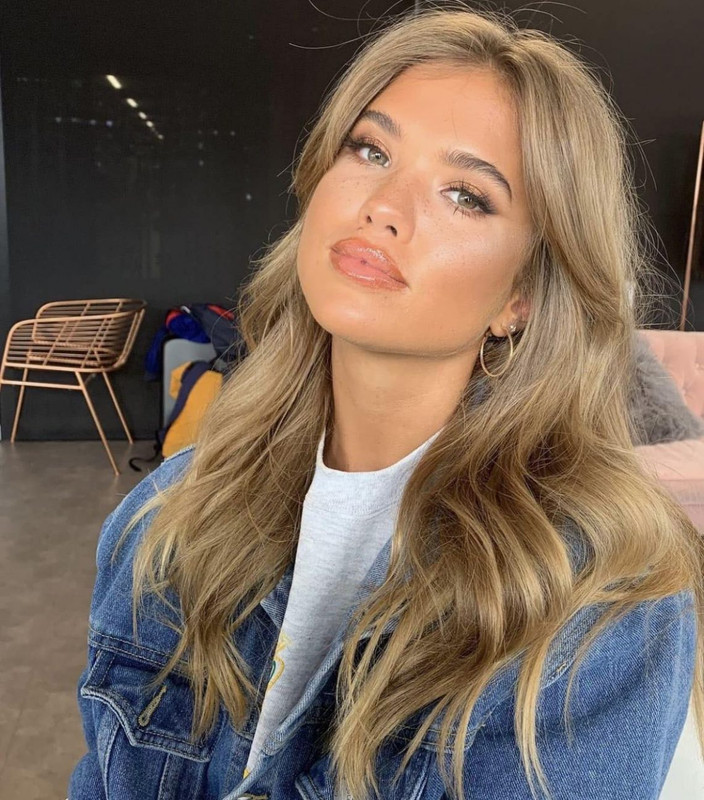 Hailey Bieber è la beauty influencer più seguita del 2022 Hailey Bieber è la beauty influencer più seguita del 2022