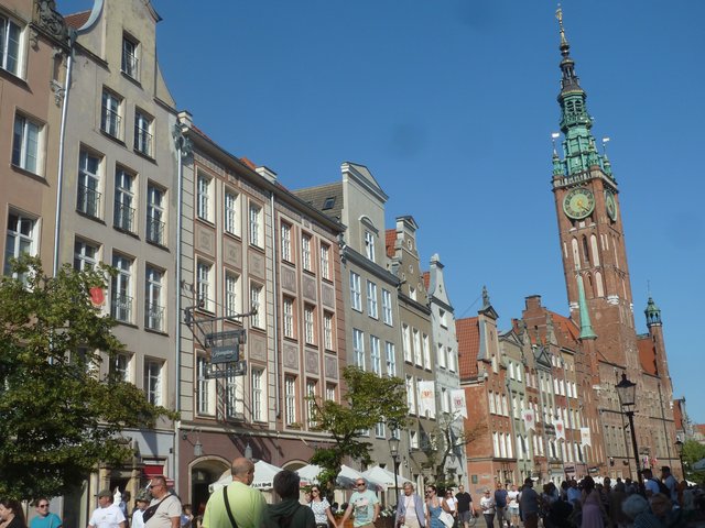 Gdansk en 3 dias y medio. - Blogs de Polonia - DIA 2.- Paseo por el centro:  calle Dluga, iglesia de S. Maria,  muelles,  grúa (7)