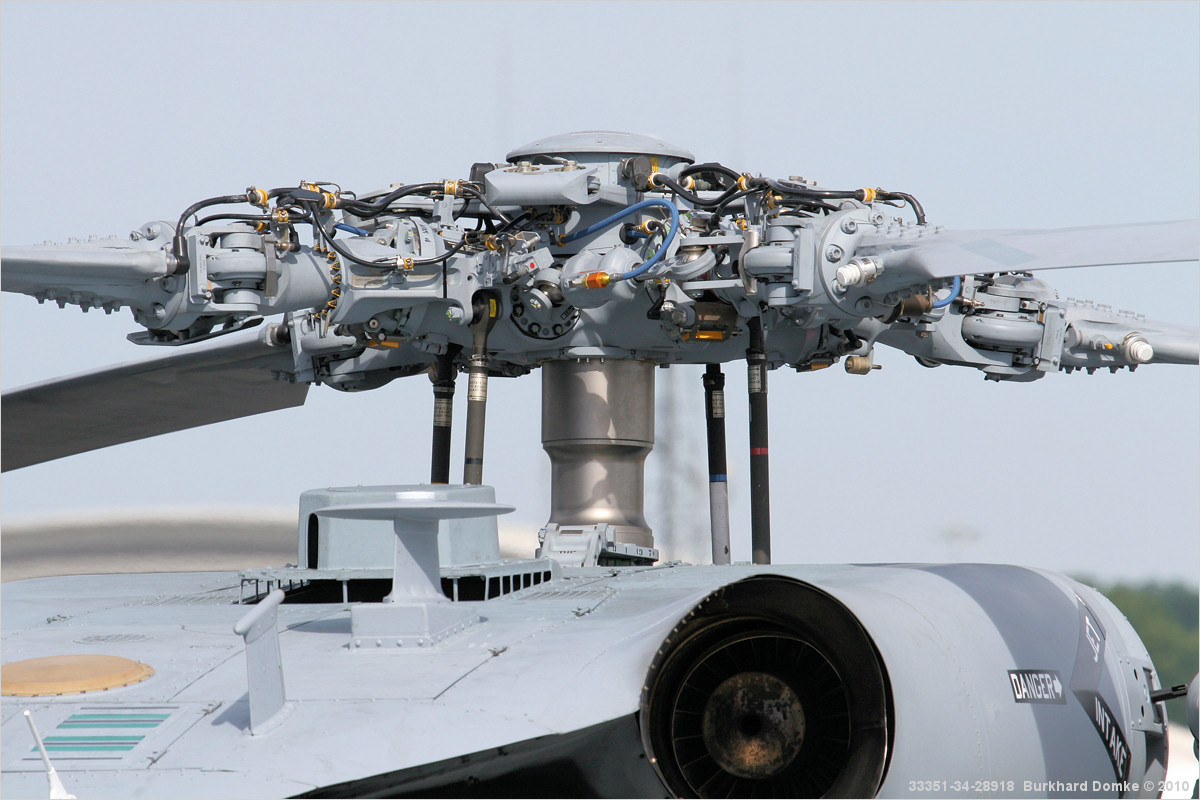 SH-60B_Rotor_Head_Detail.jpg