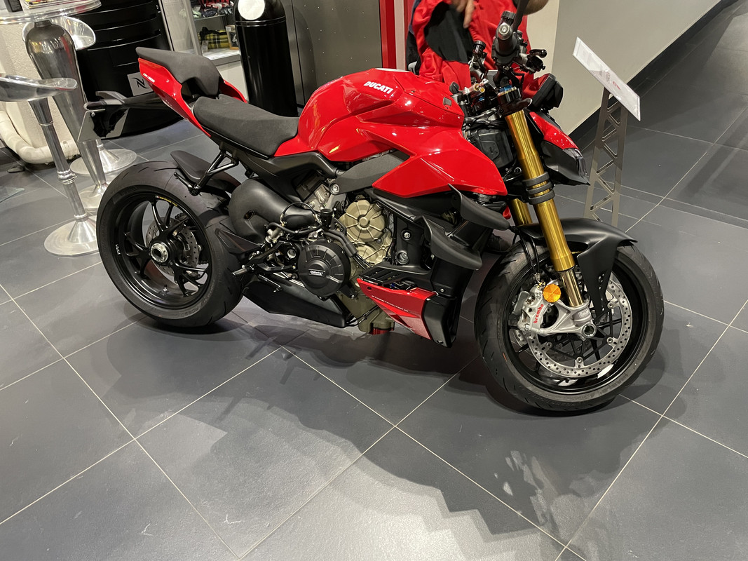 DDDB2C48-2ED6-45BE-8A93-DEA1392335A2