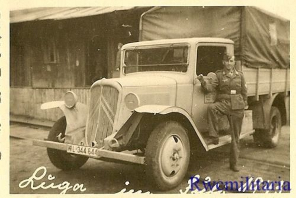 French Citroen T23 Truck (WL-344644) in Luftwaff