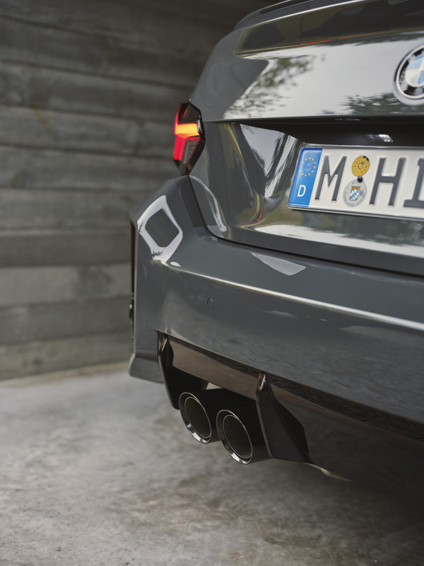 P90553562_highRes_the-new-bmw-m2-06-20