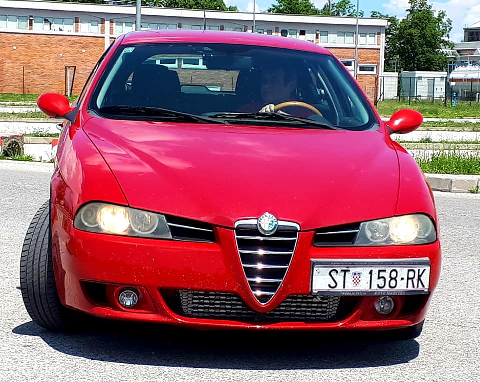 34258975_1836994393016752_1233652424321794048_n