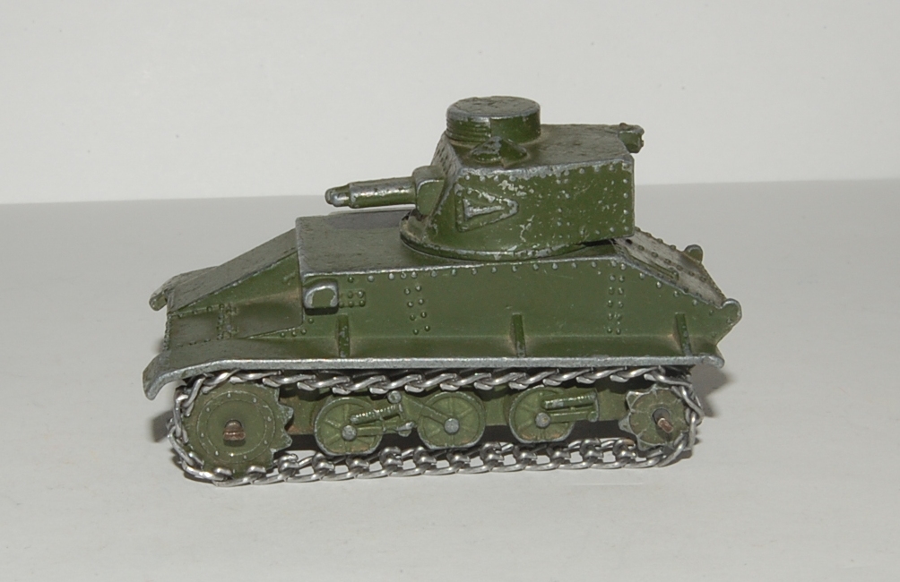 RARE ! DINKY TOYS 1:60 ? LIGHT TANK N° 152A / 156
