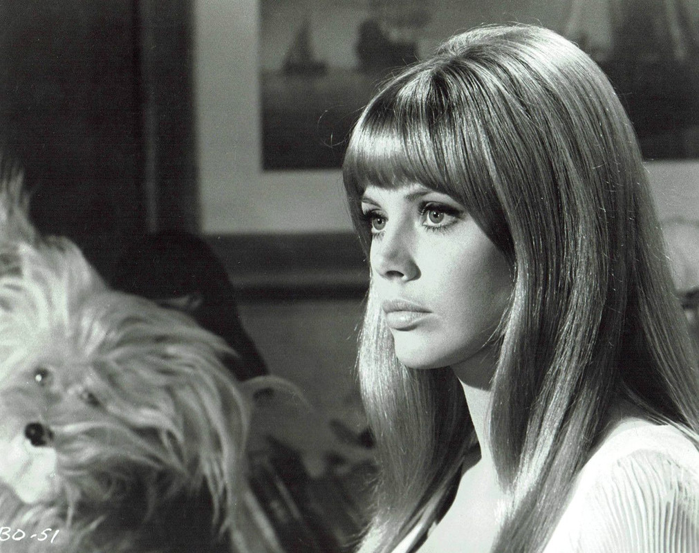 Britt_Ekland_mc94