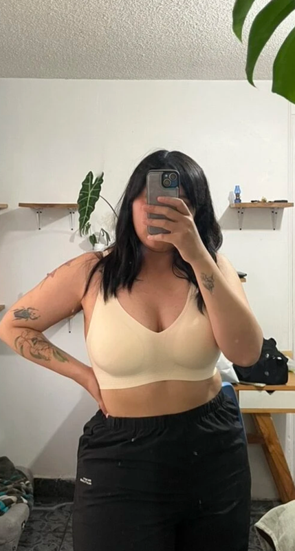 Rocío con brasier nude