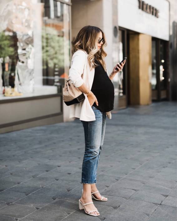 Casual pregnancy outfits winter