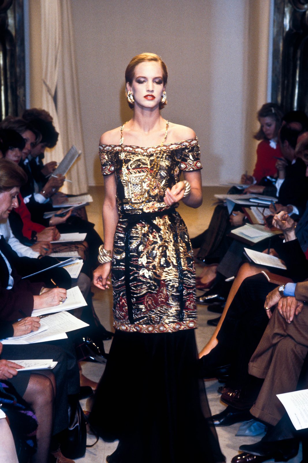Fashion Classic: CHANEL Haute Couture Fall/Winter 1982 | Lipstick Alley