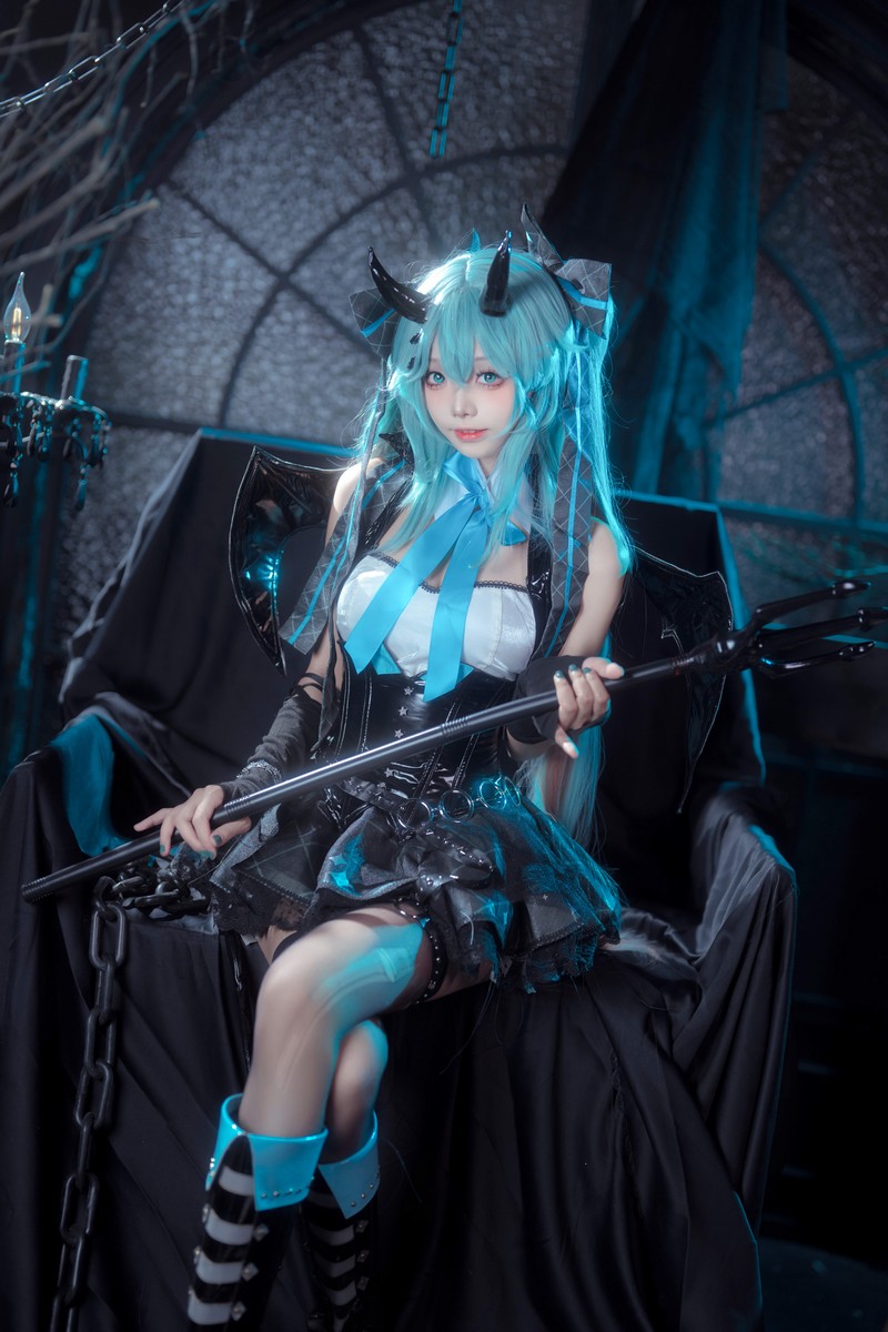 艾西Aiwest 初音未来小恶魔Cosplay写真图集 Miku恶魔主题高清图集 26P (157.7M)插图2