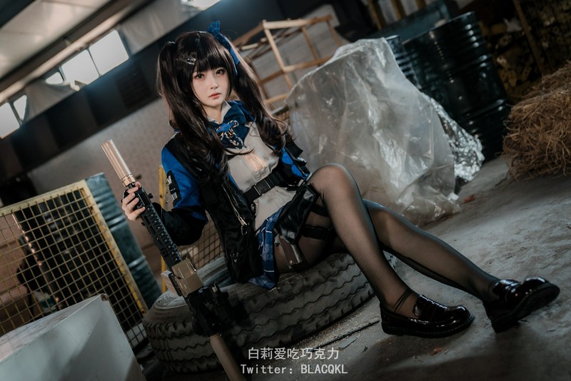 白莉爱吃巧克力 关小雨 Cosplay 写真集【65P｜341.8MB】插图4