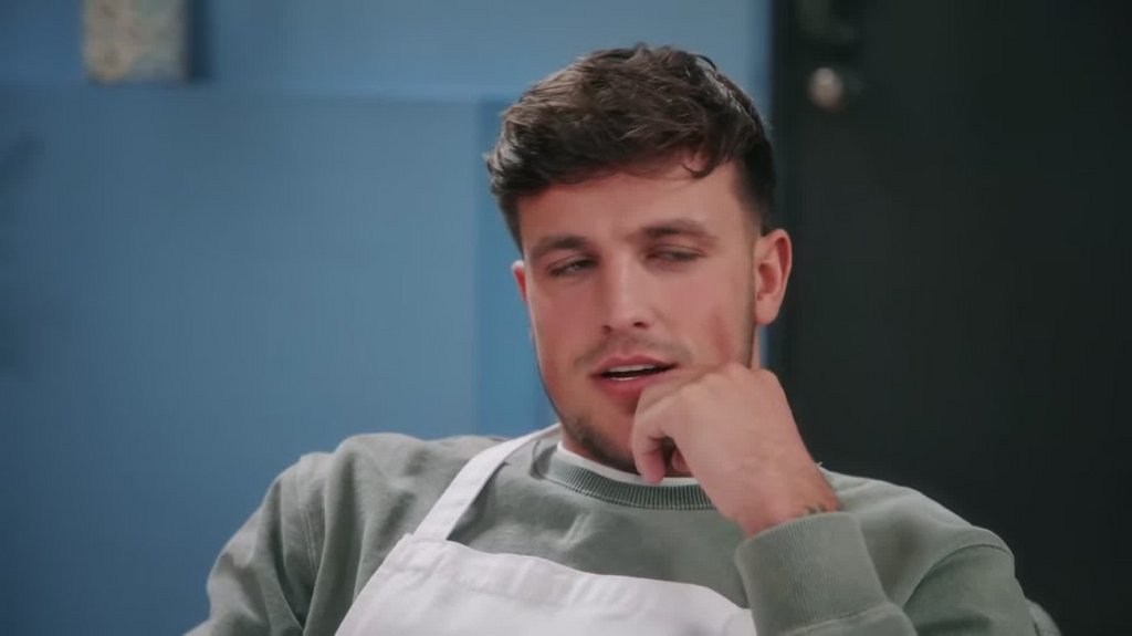 [Image: eizi431yrk8a.jpg]