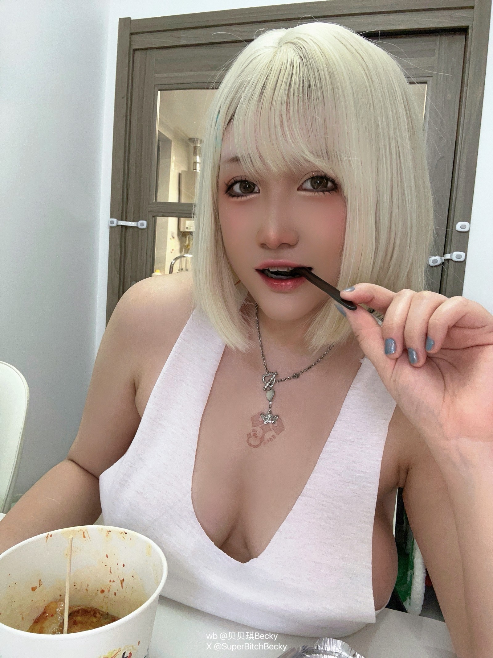 贝贝琪 Becky 热裤主题 Cosplay 写真合集｜街拍风高清摄影（37P｜226MB）插图3