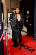 Taraji-PHenson-Cleavage26TIFF289