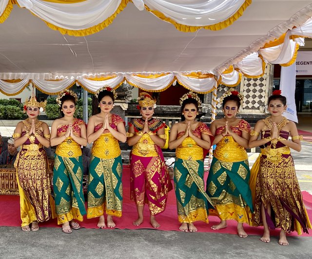 [Linked Image from i.postimg.cc]