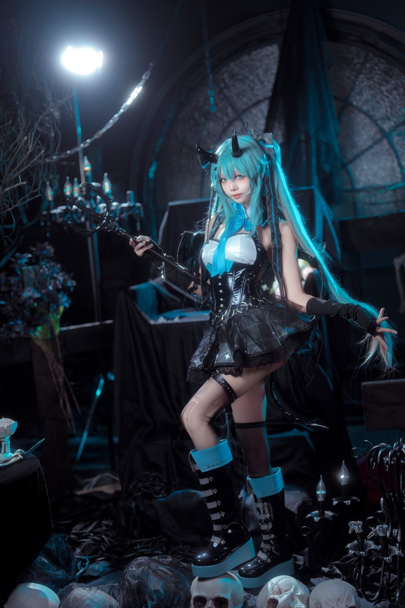 艾西Aiwest 初音未来小恶魔Cosplay写真图集 Miku恶魔主题高清图集 26P (157.7M)插图6