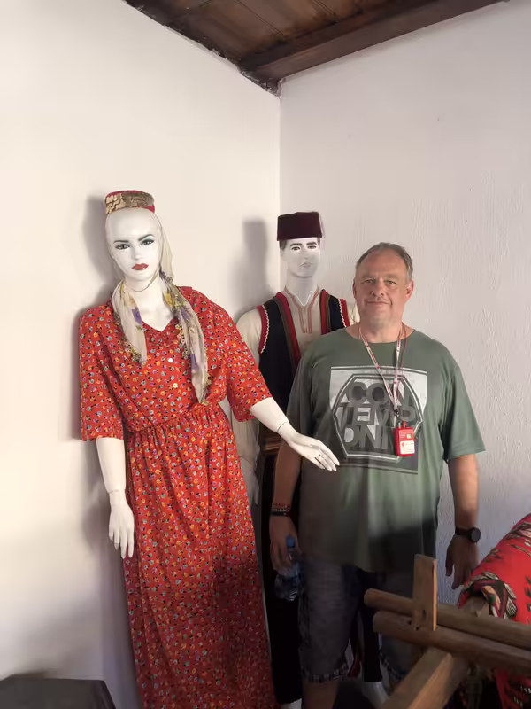 12D720F6-29B8-4689-873B-16B009841A04