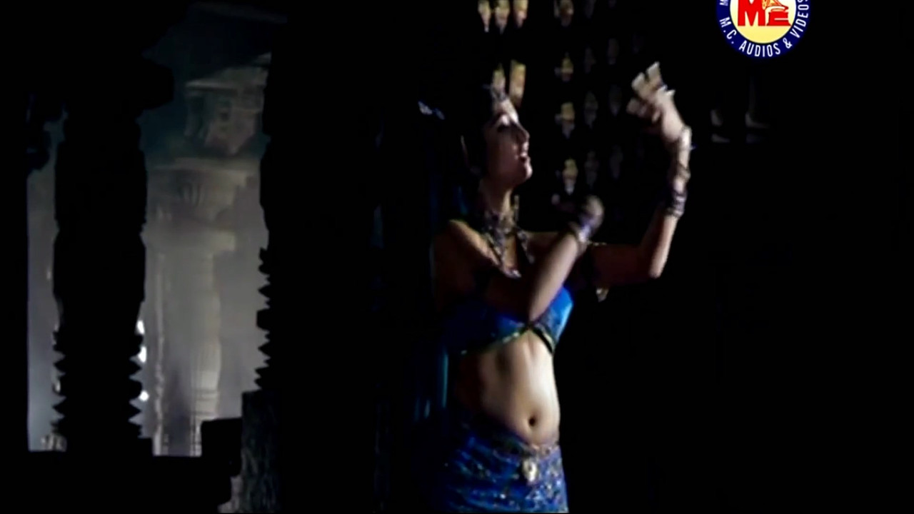 Haripriya - Hot Navel Show - Malayalam album song.mkv_snapshot_00.40.779