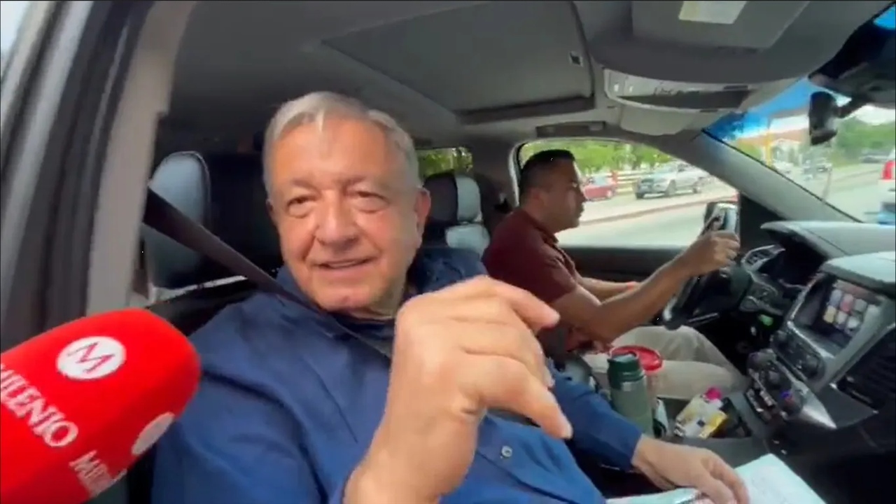 AMLO llega a Palenque; “van a salir muy bien las cosas”, dice sobre la cumbre migrante 