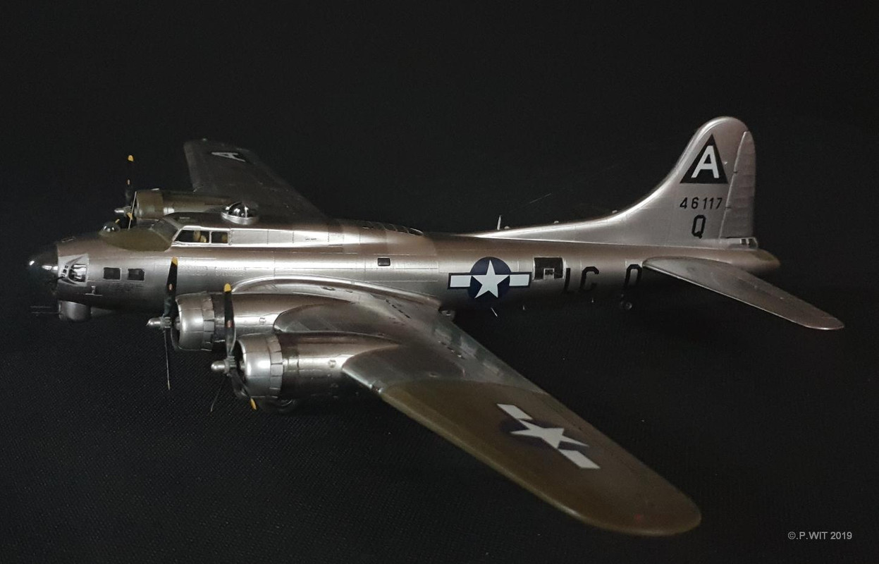 ケンタイ  1/72 B-17G Flying Fortress 製作中 B-17F Flying Fortress - HASEGAWA 1/72 - YouTube