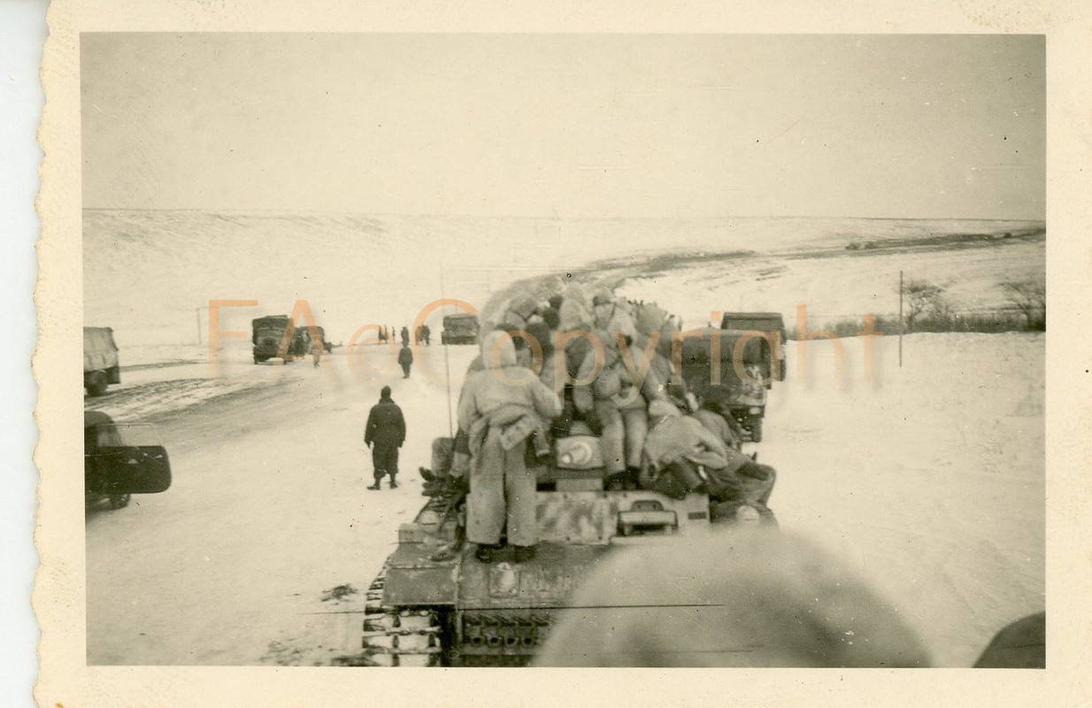 Russland Panzer Tank StuG Sturmgeschütz Winterkampf Foto