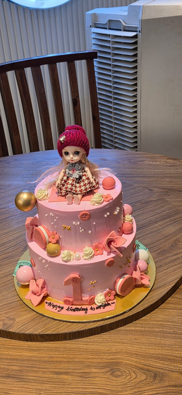 Happy moment at Rose Avenue