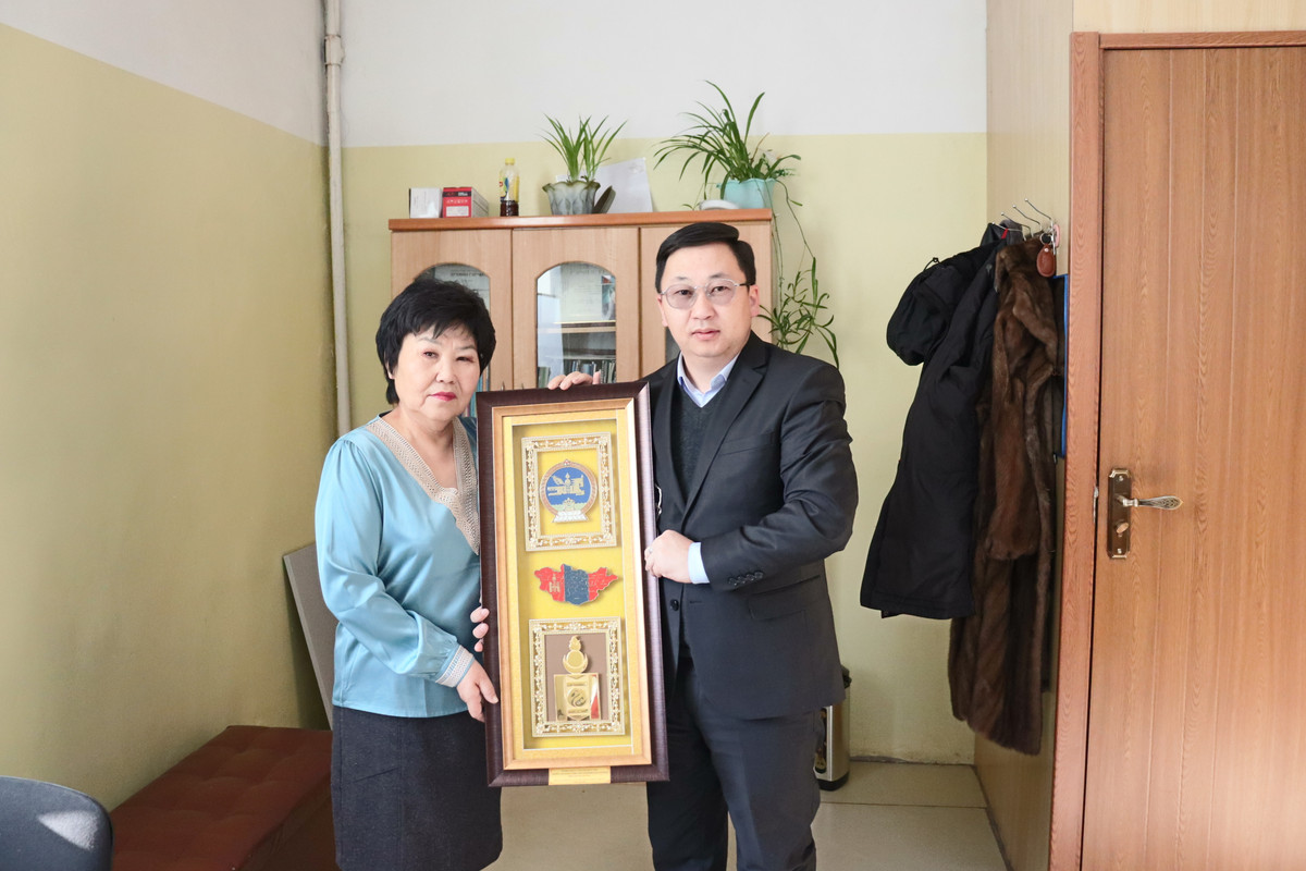 Хөвсгөл аймаг дахь шүүхийн тамгын газраас мэдээлж байна 