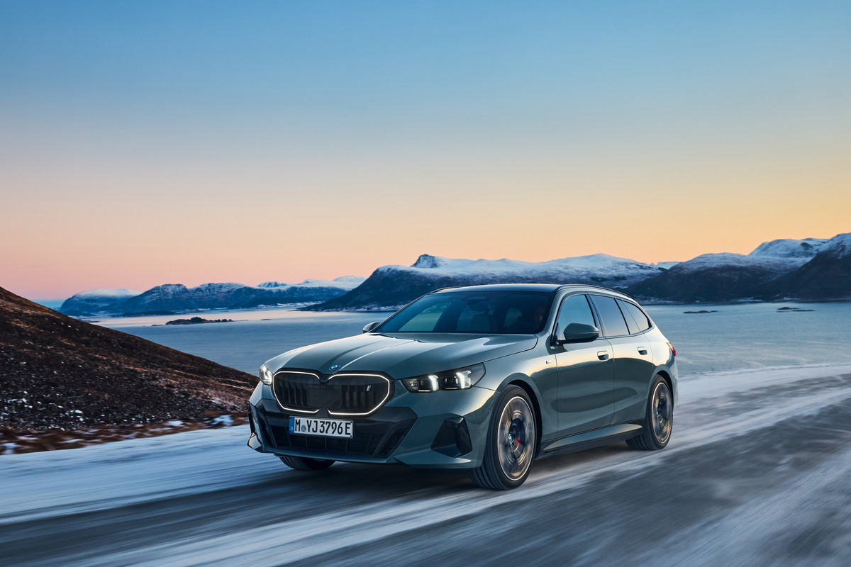 P90537299_highRes_the-new-bmw-i5-edriv