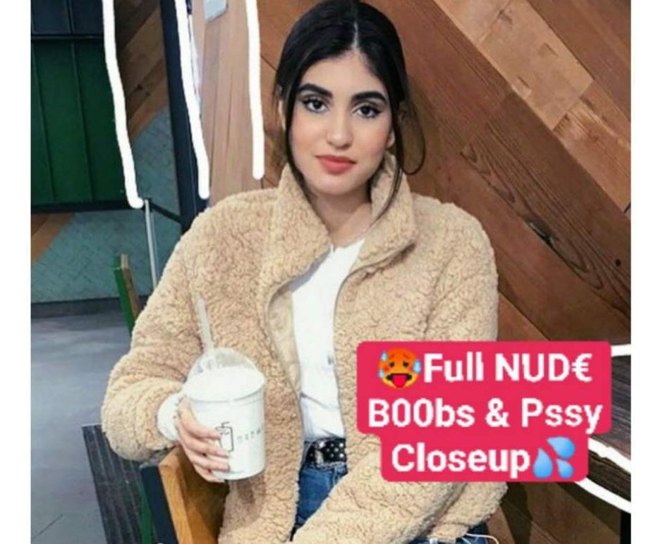 Cute desi girlfriend showing her wet pussy and boobs