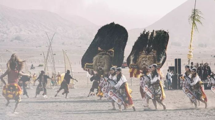 Kemeriahan Eksotika Bromo 2022. Tahun ini event besar di Gunung Bormo tersebut akan kembali digelar pada 20-21 Mei 2023.