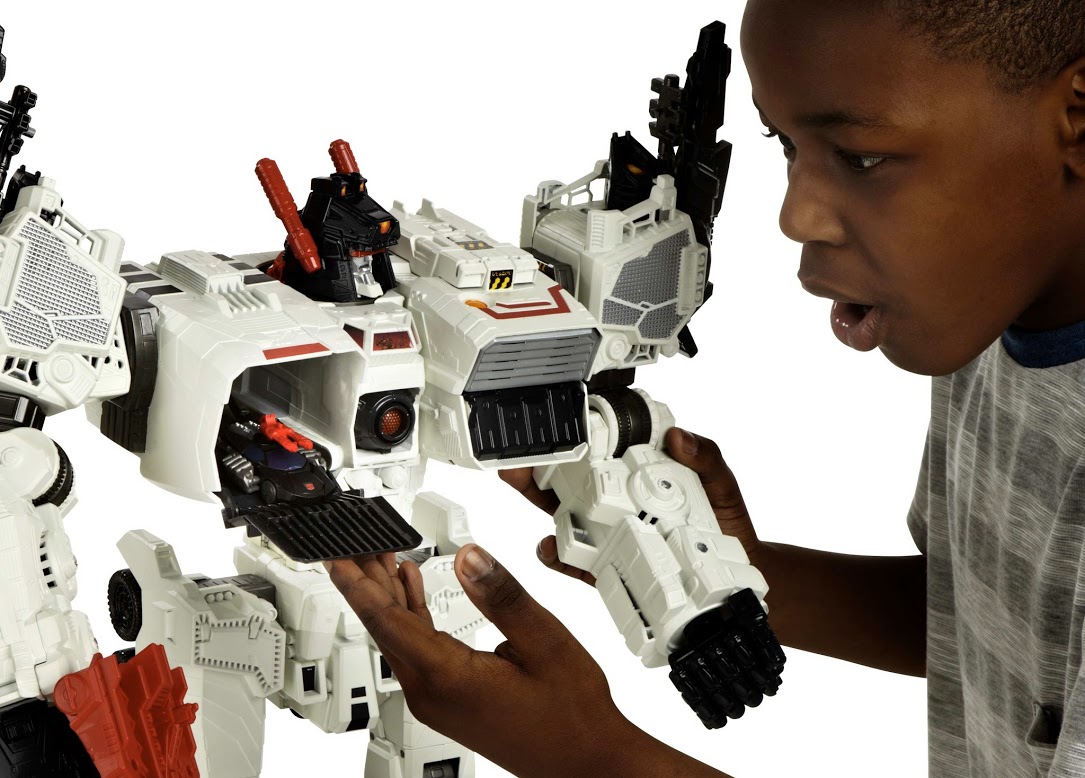A24110000_DAD_Transformers_Metroplex_006_1368125