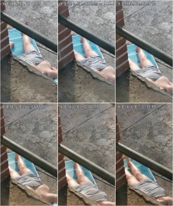 [Image: Caught-masturbating-during-sunbathing-2.jpg]