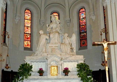 La chiesa a Roma dedicata alla Beata Vergine Regina dei cuori dans Antonio Tarallo Vergine-e-Bambino-con-accanto-san-Luigi-Maria-Grignon-di-Montfort-e-l-Arcangelo-Gabriele