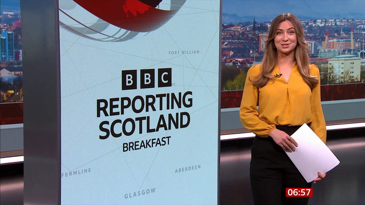 04.02 - 06.50.00 - Breakfast. The BBC's Breakfast programme features ....ts_snapshot_07.59.416