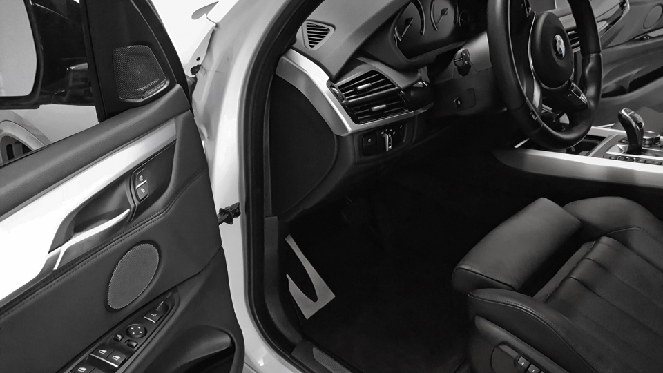 B03 Front Left Door Panel-sm