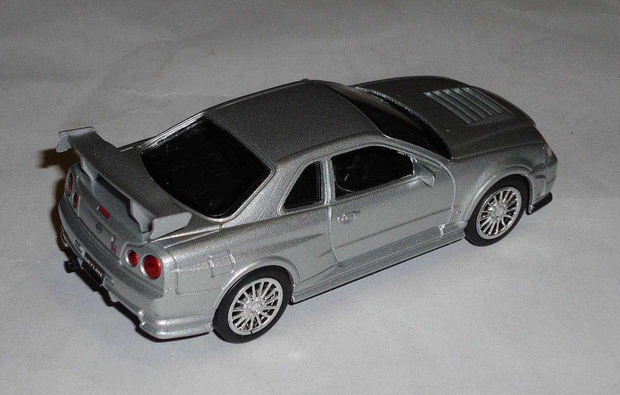 Nissan-Skyline GTR-R34 1