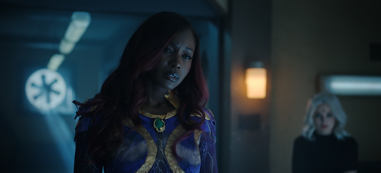 Titans.S04E11.Project.Starfire.1080p.10bit.HMAX.WEB-DL.DD5.1.HEVC-Vyndros.mkv_snapshot_29.18_[2023.0