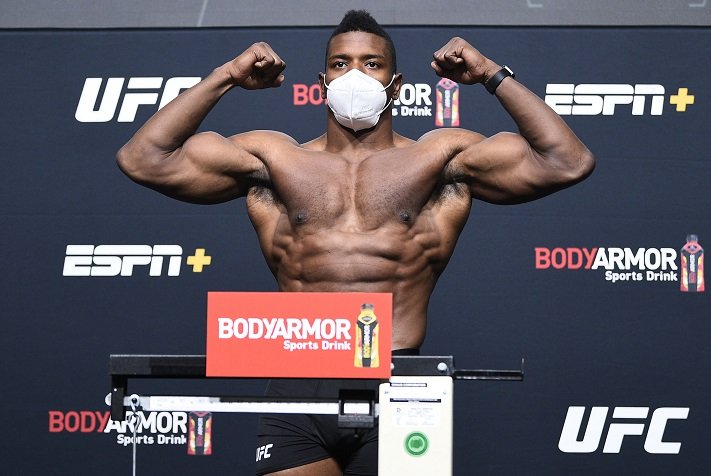 Менифийлд отпадна от UFC Vegas 20 заради COVID-19