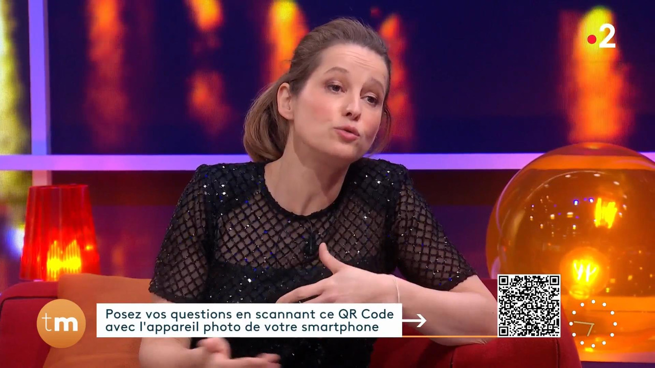 Maud Descamps 2021-12-26.mp4_snapshot_01.17_[2021.12.29_00.15.49]