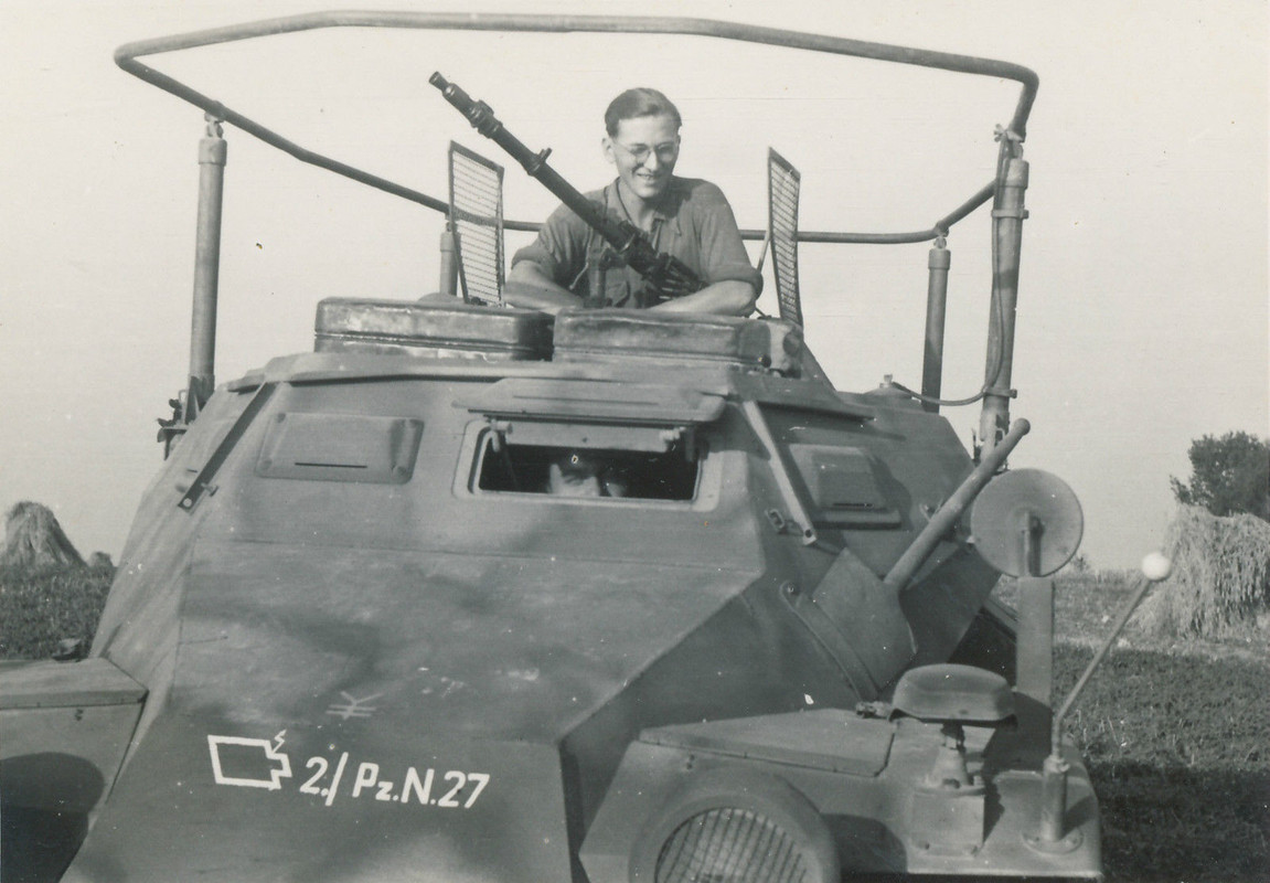 Foto 2.Wk Soldat Spähpanzer PANZER Tank Schützen