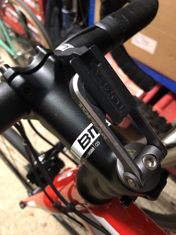 18B87AC0-1548-4CA9-9A16-693F33C70E81