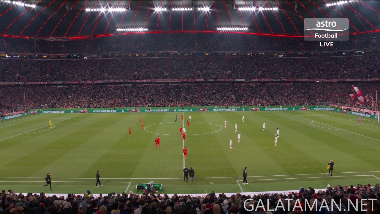 [Image: 12-03-20-30-02-Astro-Football-HD-Bayern-...02-801.jpg]