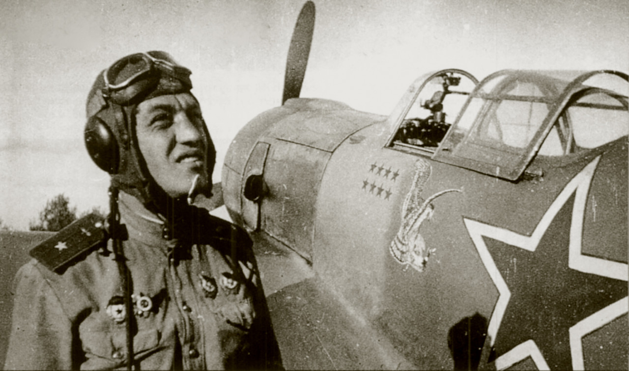 Lavochkin-La-5F-137GvIAP-with-Ivan-Osipovich-Pavlov-01