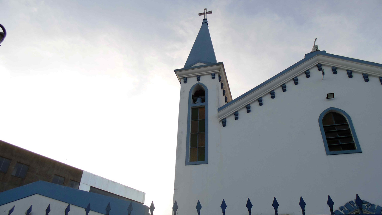 28.1.where the dead go to die (bebê nos braços, olhos cansados se fecharam, uma ave-maria foi rezada