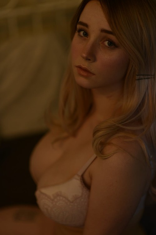 [Image: Anna-Blaze-03-m.jpg]
