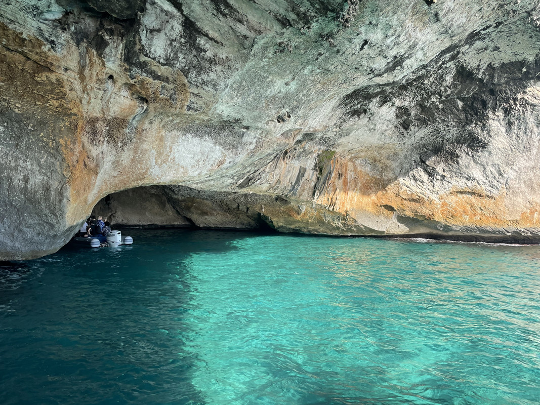 074B7E3E-5F7E-433B-9047-B3A88C8BA7EB