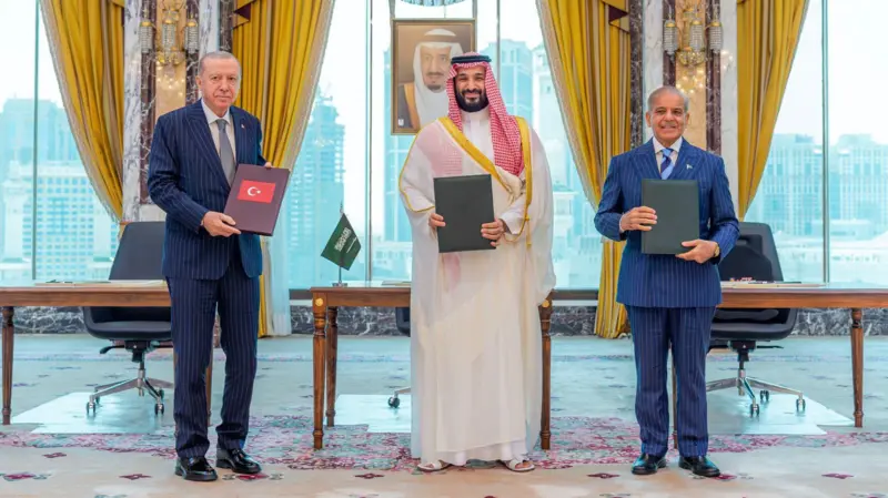 من مكة إلى العالم... وبدأ زمن التحالفات الجديدة